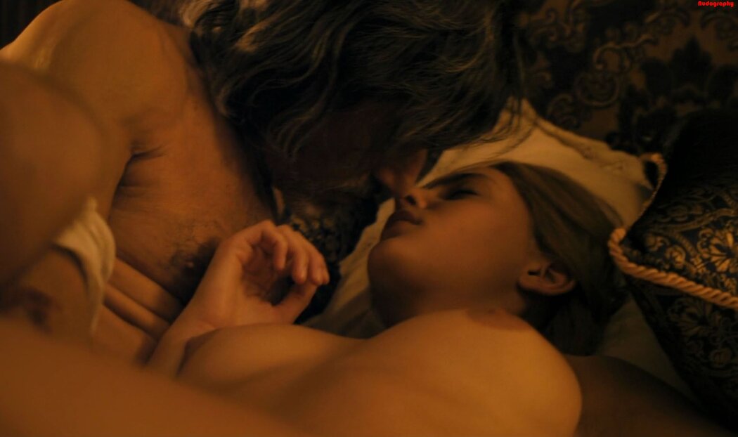Nora Arnezeder Nude
