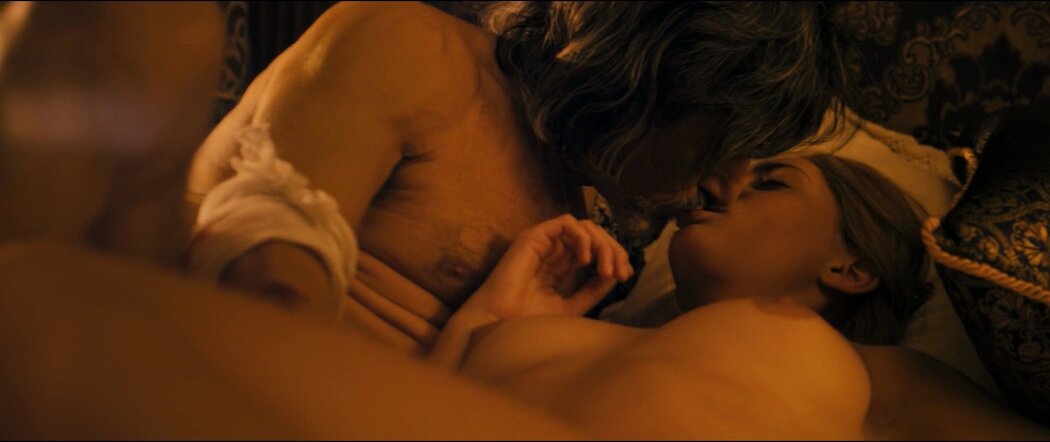 Nora Arnezeder Nude