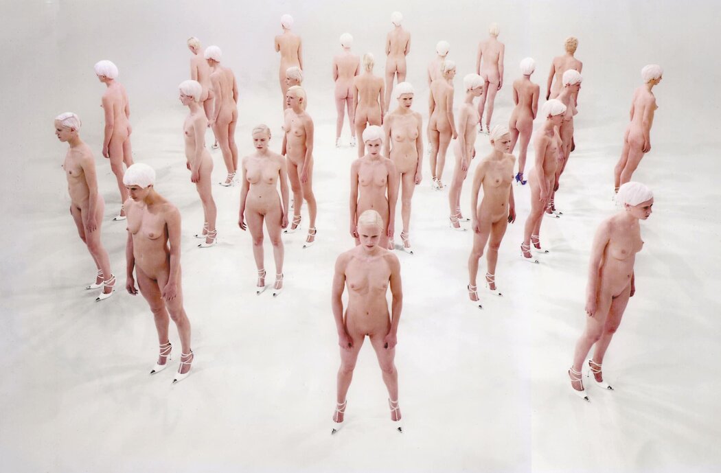 Nude Women Performance
