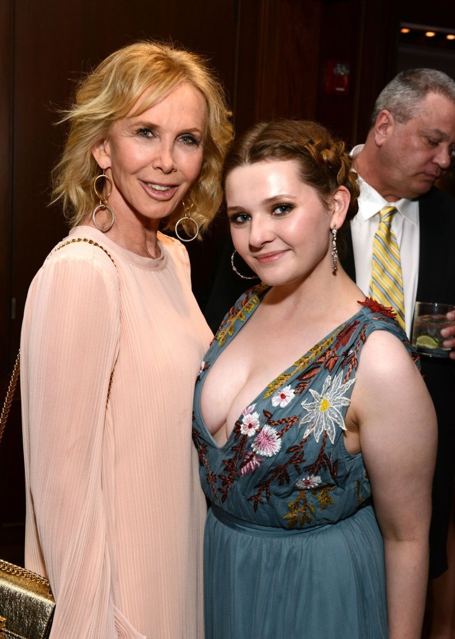 Abigail Breslin Bikini