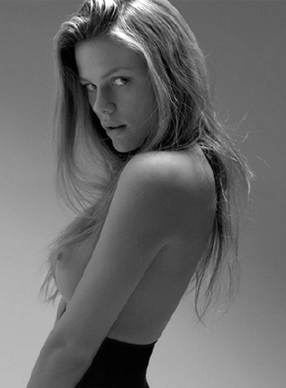 Brooklyn Decker Bust
