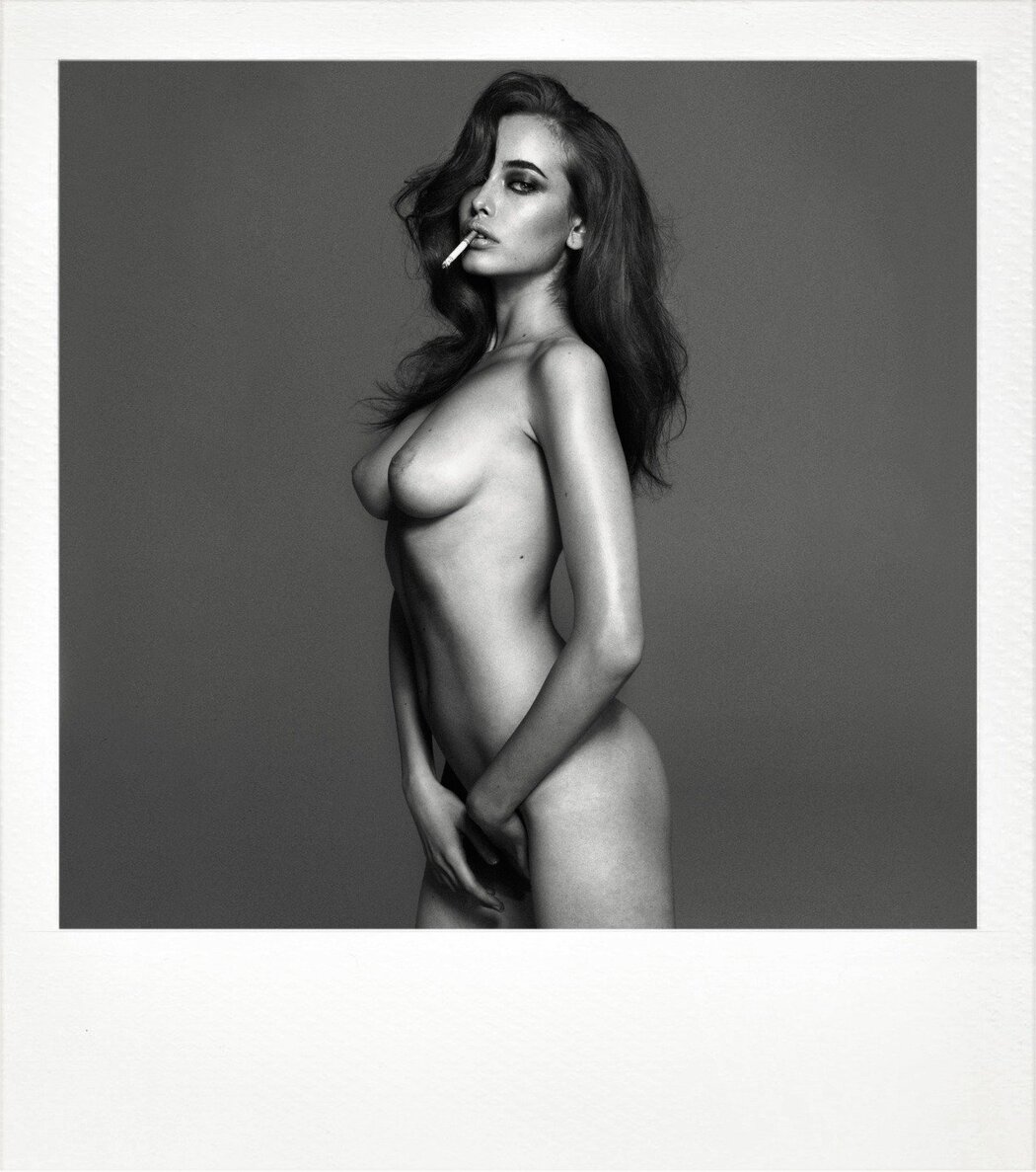 Model Miranda Kerr Nude