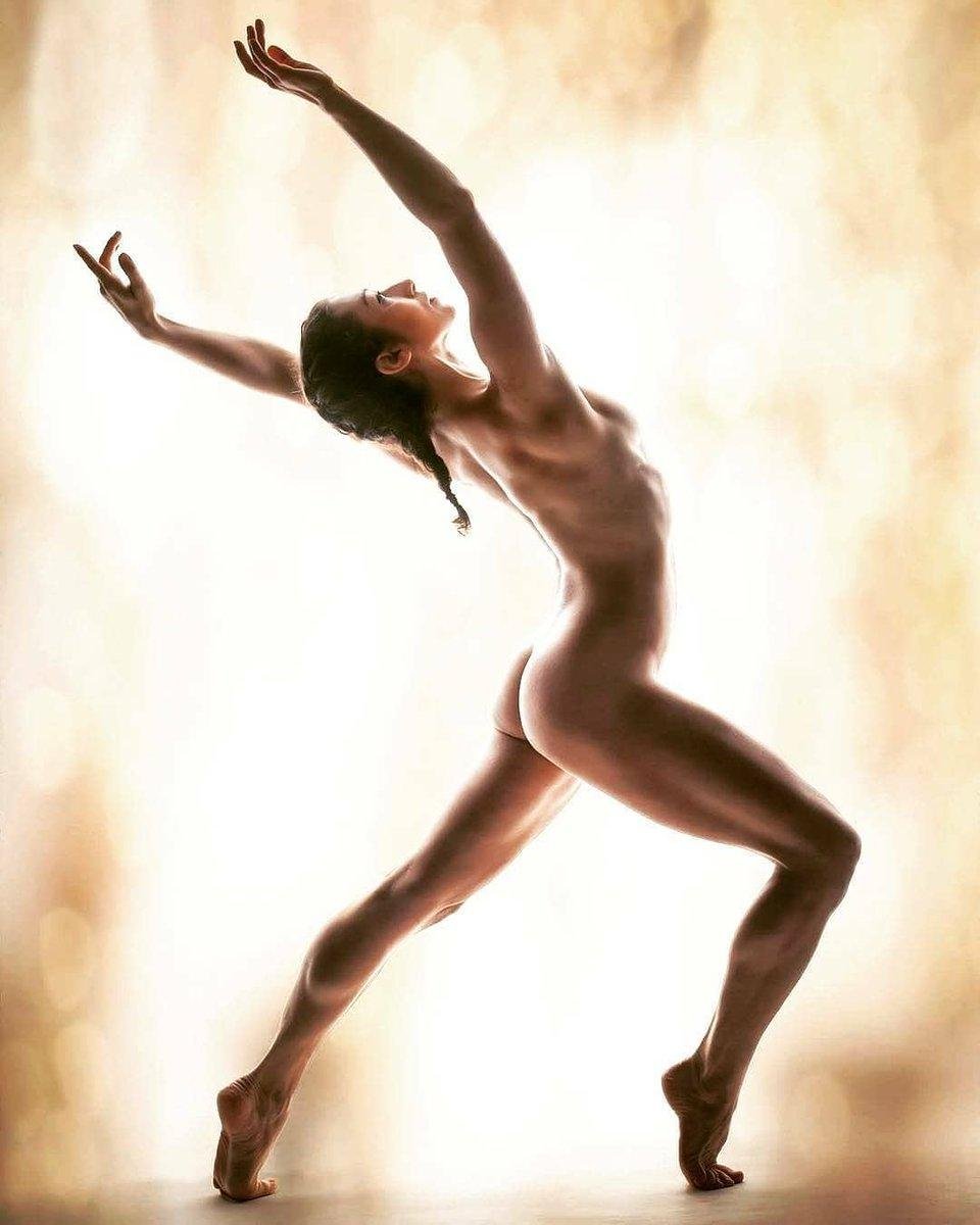 Nude Performance Dance