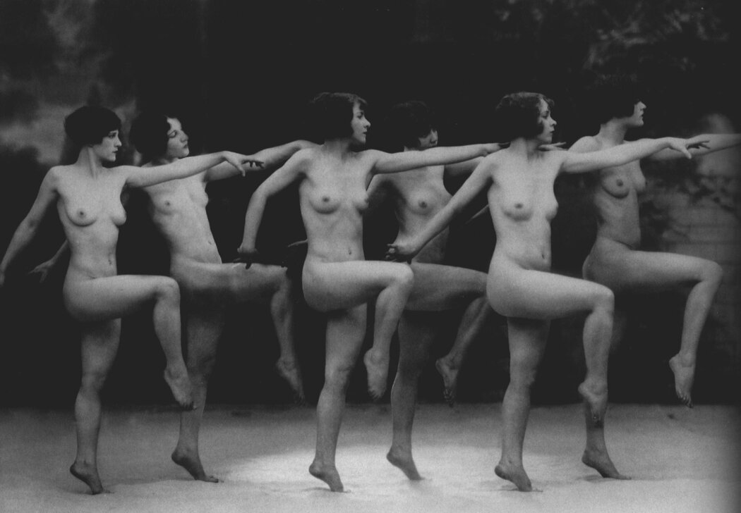 Nude Performance Dance