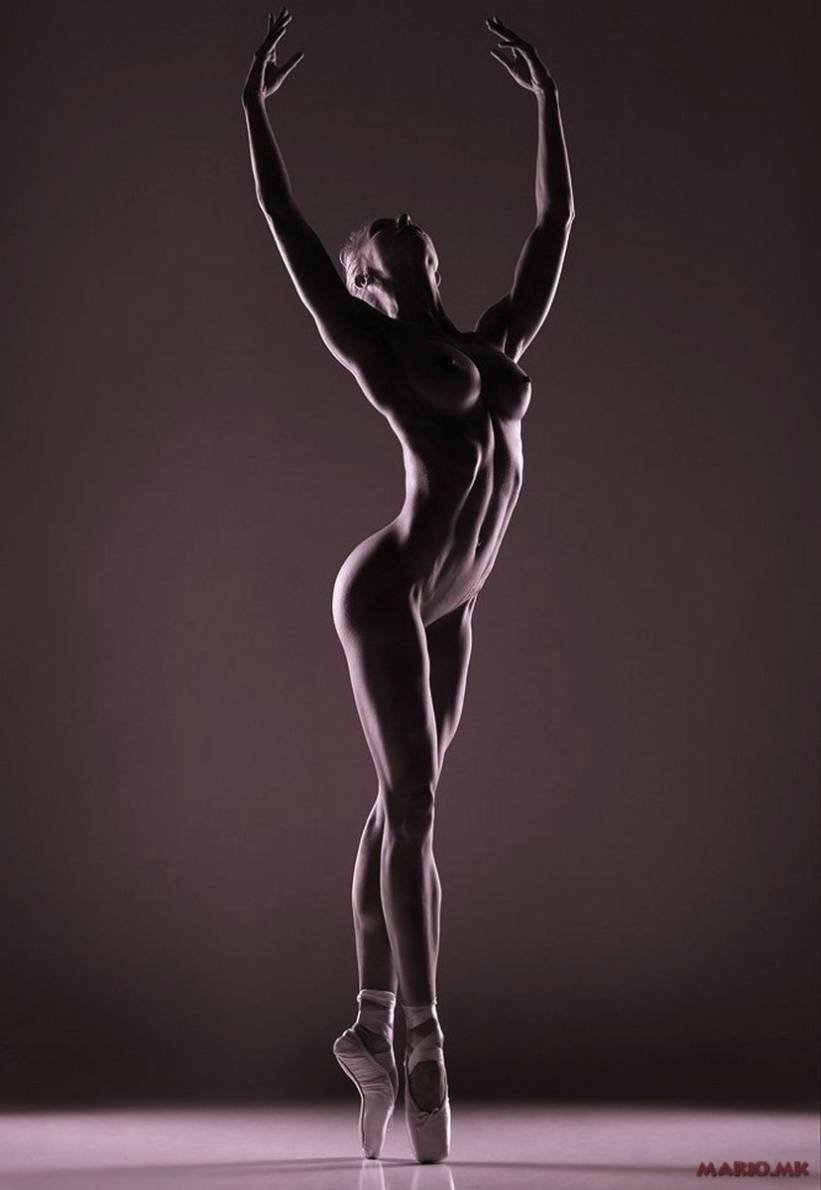 Nude Female Poses