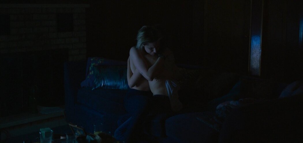 Julia Sarah Stone Nude