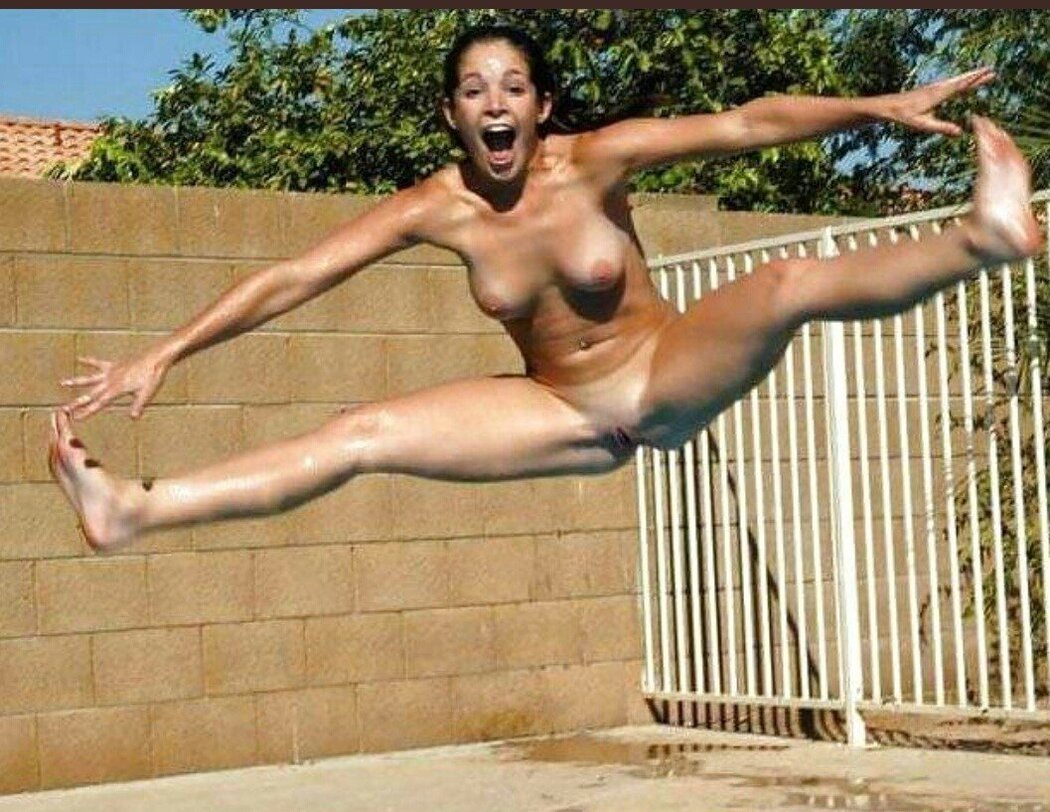 Nude Jumping