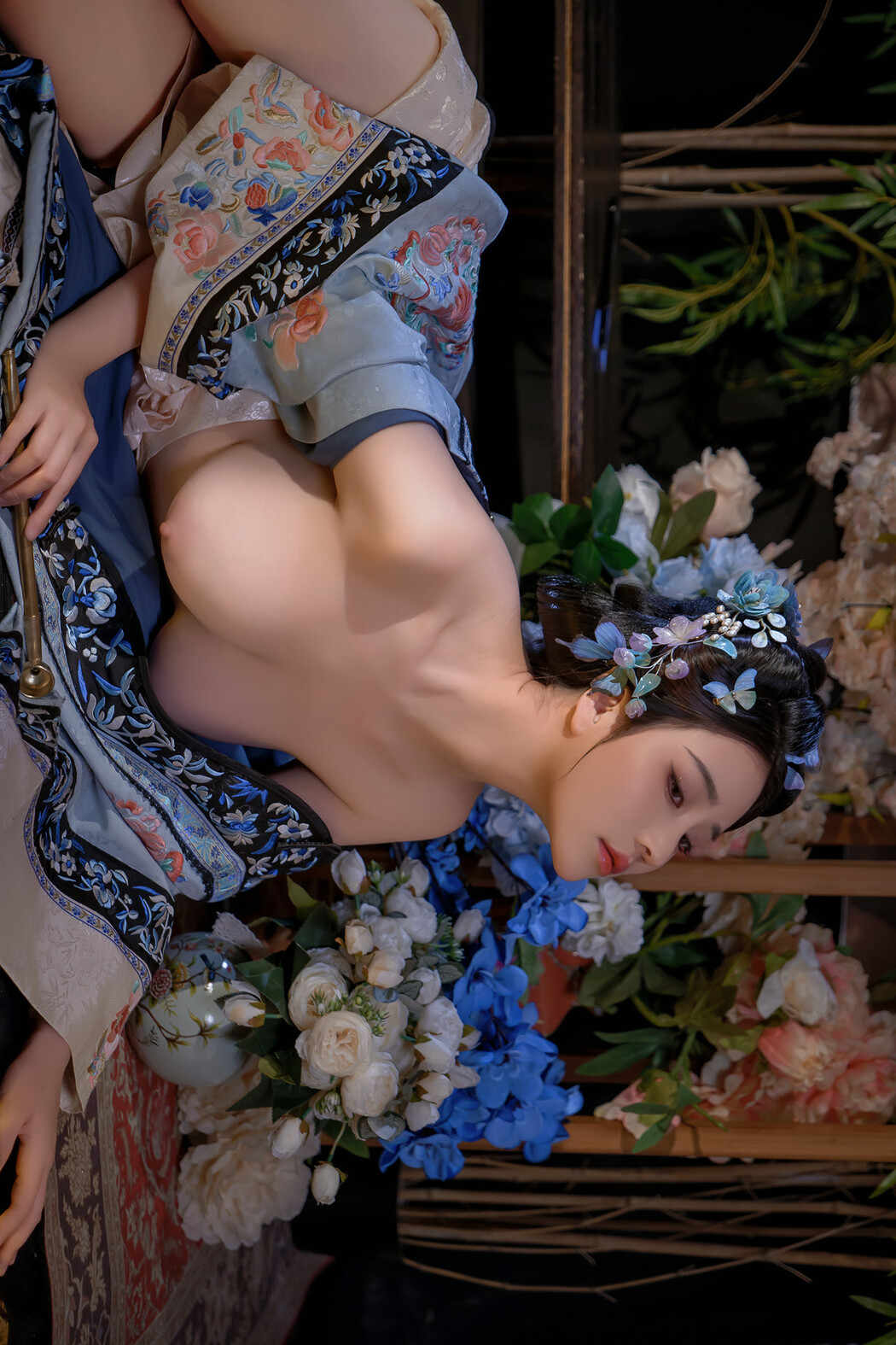 年年Nnian, 写真集 丝兰陵