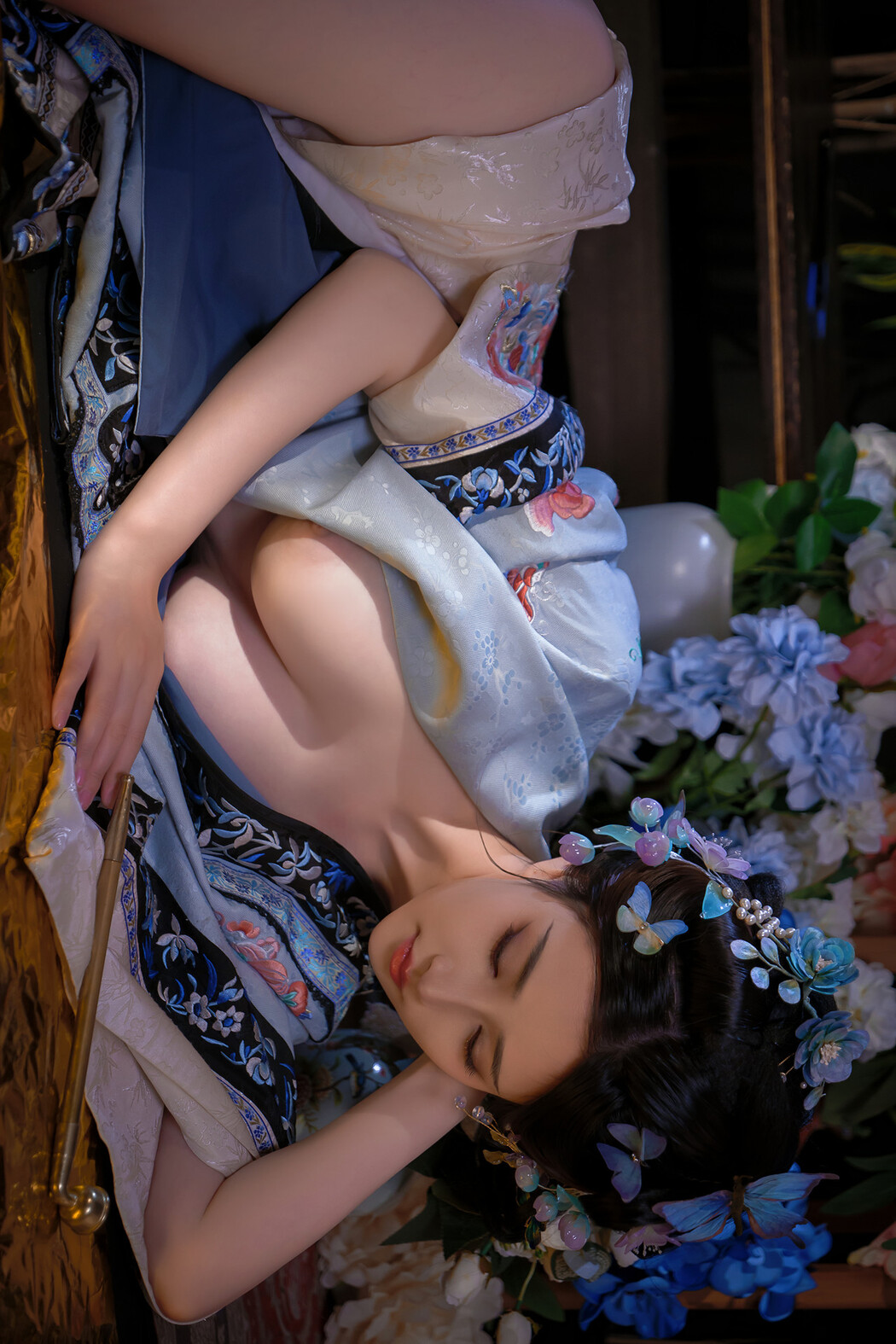 年年Nnian, 写真集 丝兰陵