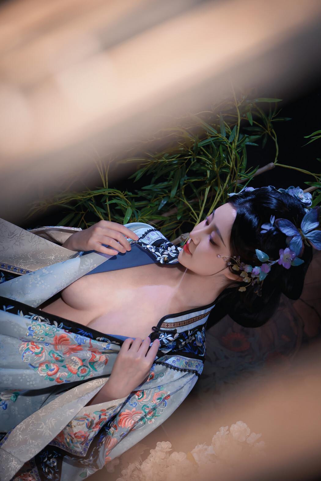 年年Nnian, 写真集 丝兰陵