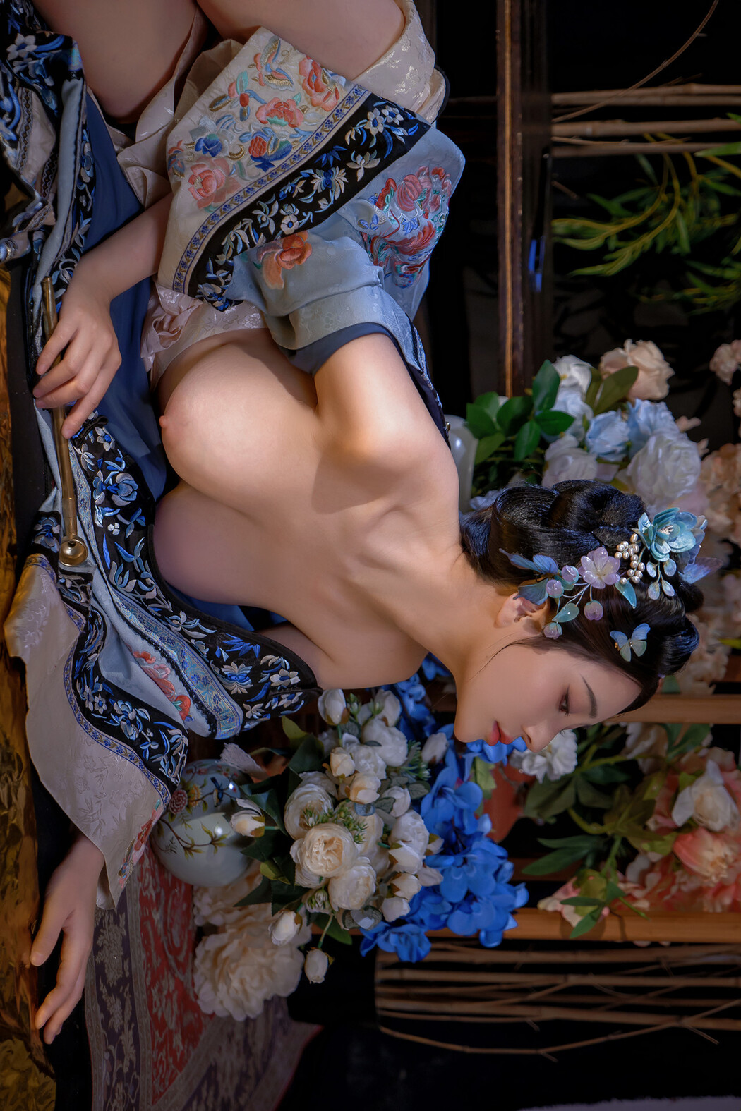 年年Nnian, 写真集 丝兰陵