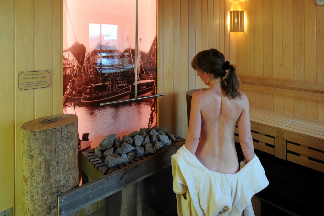 Spy Sauna
