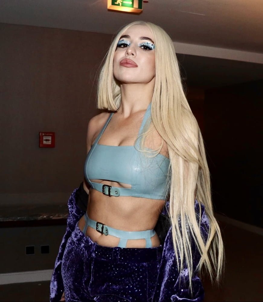 Ava Max Hot