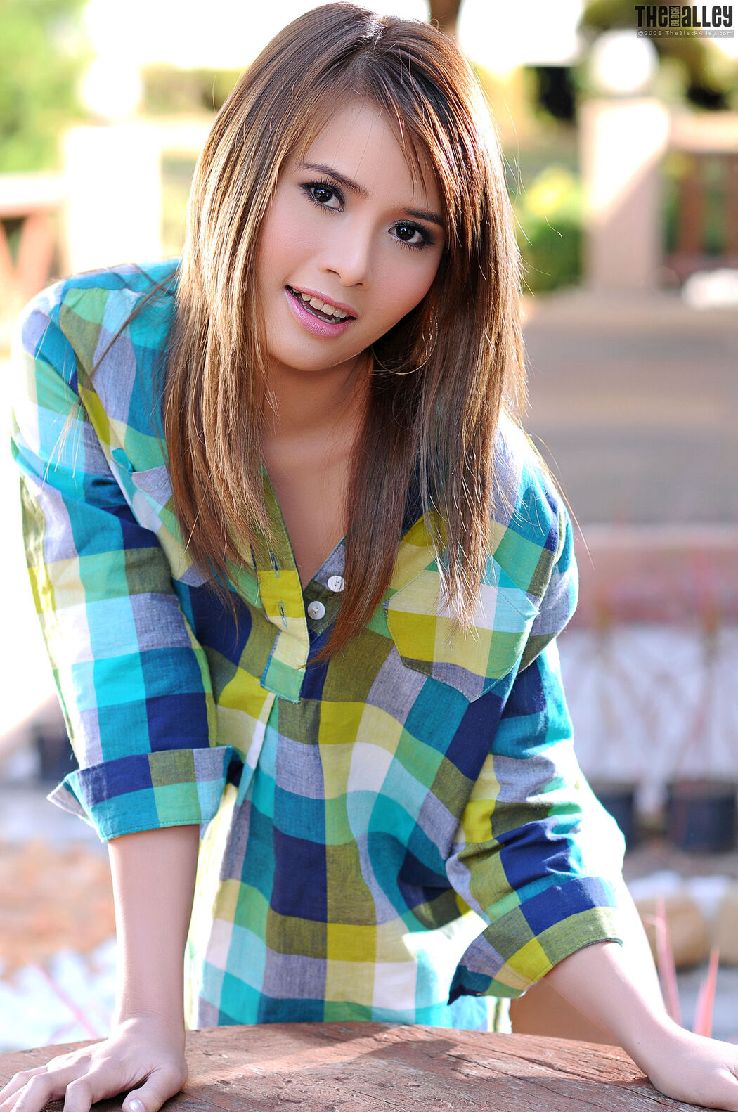 Kathy Cheow The Black Alley Photobook Set.01