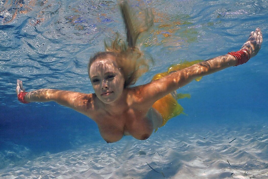 Tits Underwater