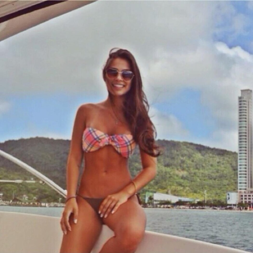 Neymar Girlfriend
