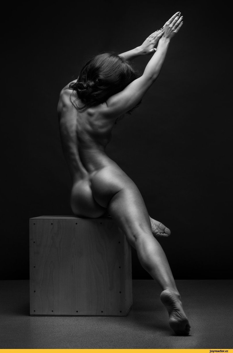 Naked Fitness Woman
