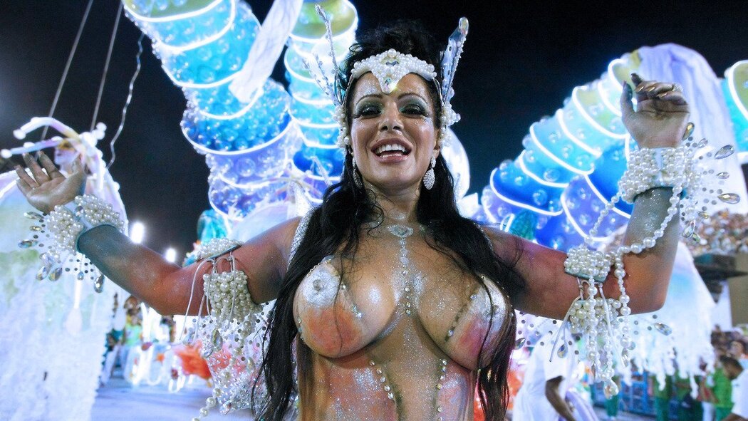 Valya Karnaval Tits