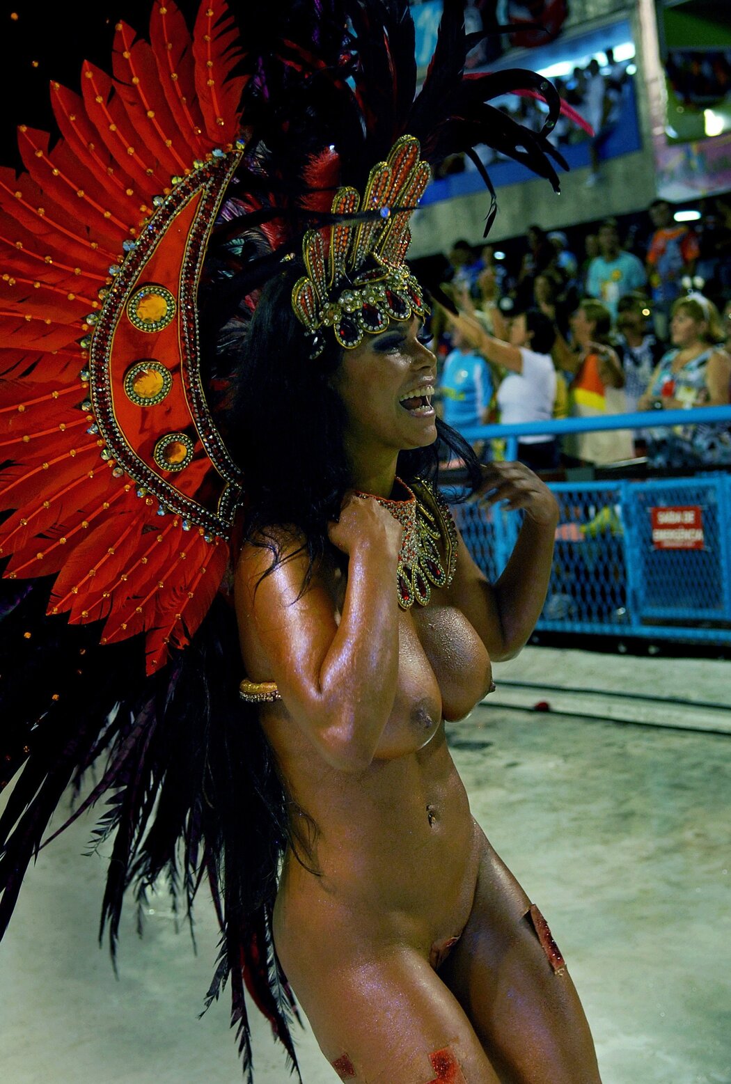 Valya Karnaval Tits