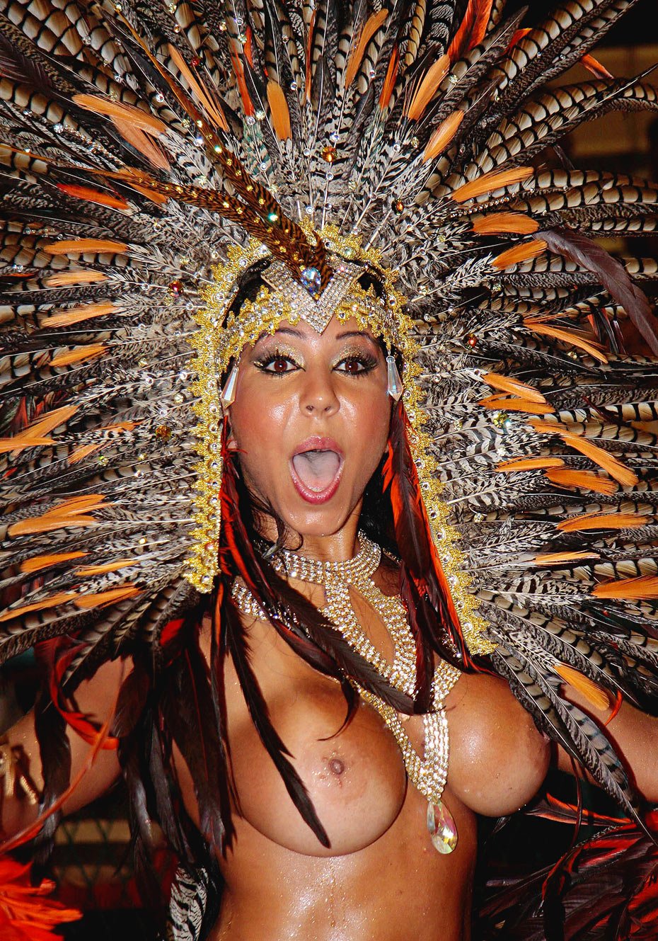 Valya Karnaval Tits
