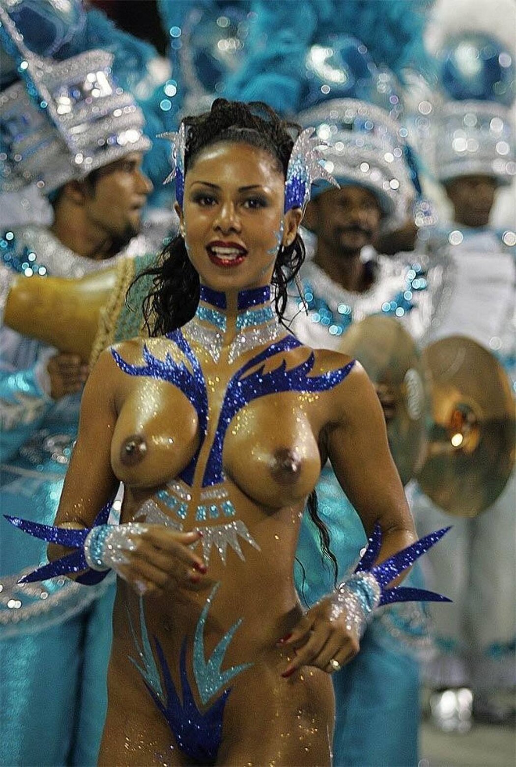 Valya Karnaval Naked Cover Photo