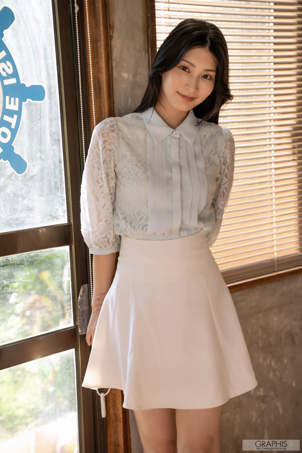 Suzu Honjo 本庄鈴, Graphis Gals 「Devine」 Vol.01