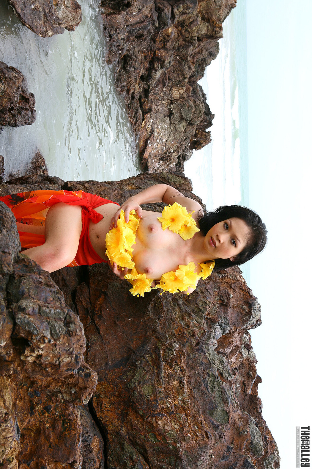 Lin Si Yee The Black Alley Photobook Set.03