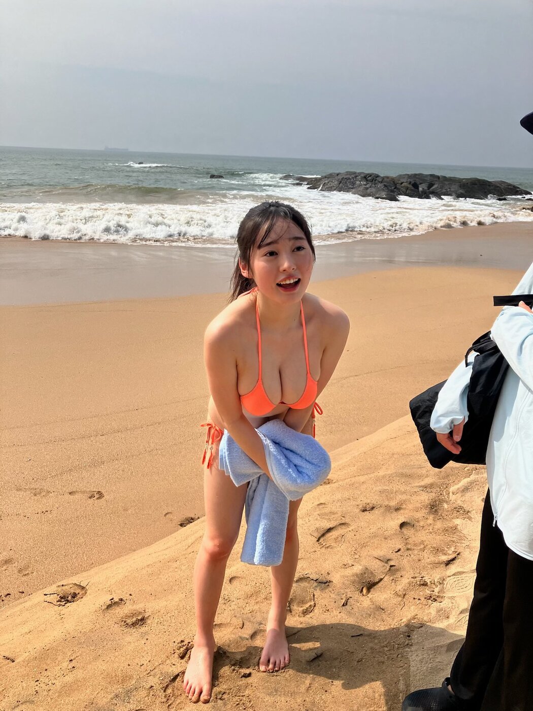 Miu Shirahama 白濱美兎, Young Jump 2025 No.17 (ヤングジャンプ 2025年17号)