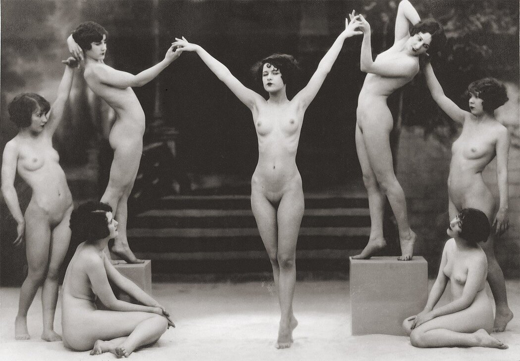 Performing Nude