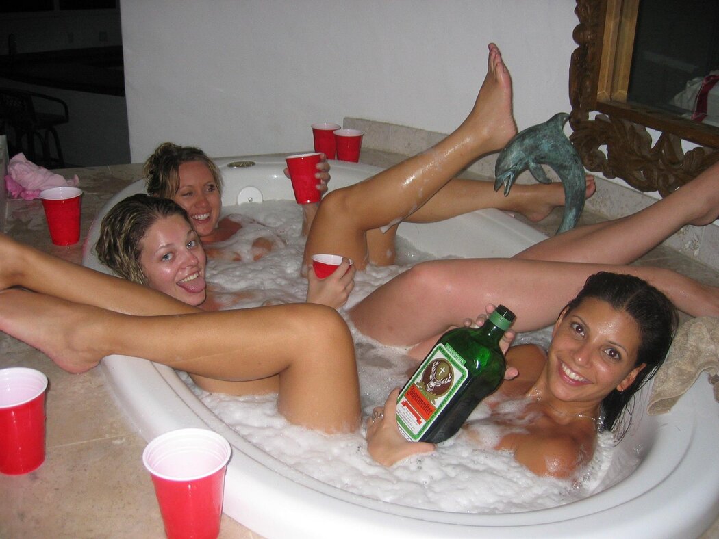 Nude Girls Drunk