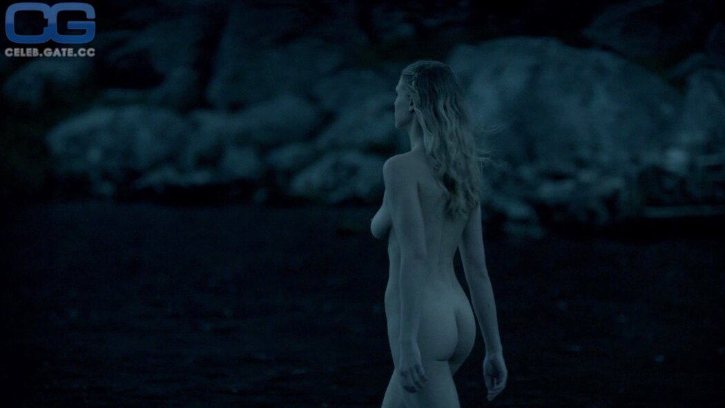 ISABEL LUCAS Nude