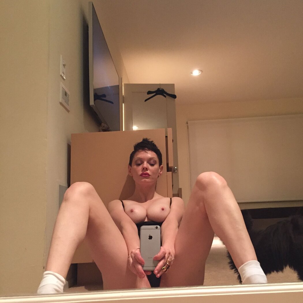 Rose McGowan Nude