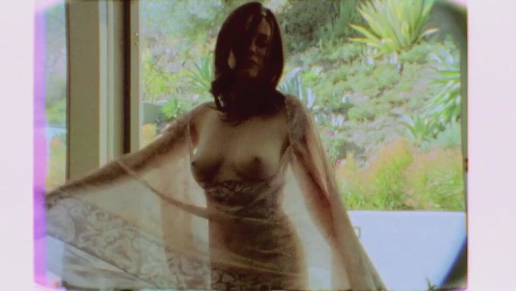 Rose McGowan Nude