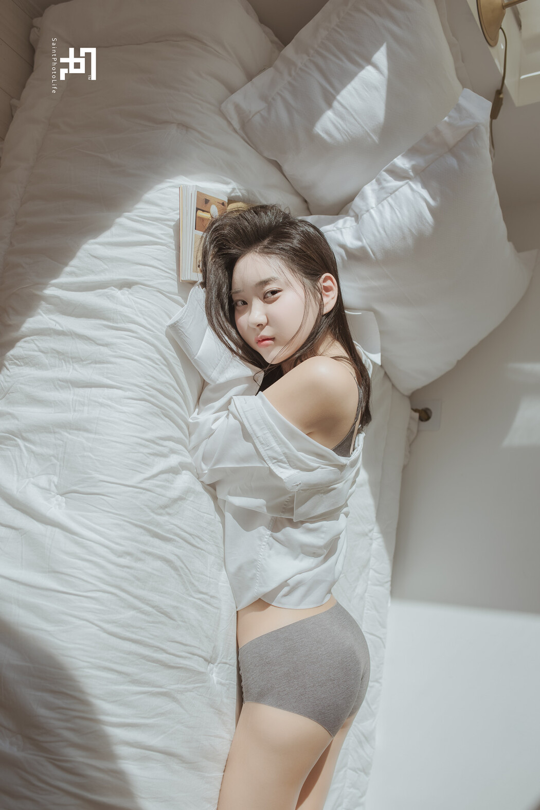 Shin Jae-Eun 신재은, Saint PhotoLife “Romance”