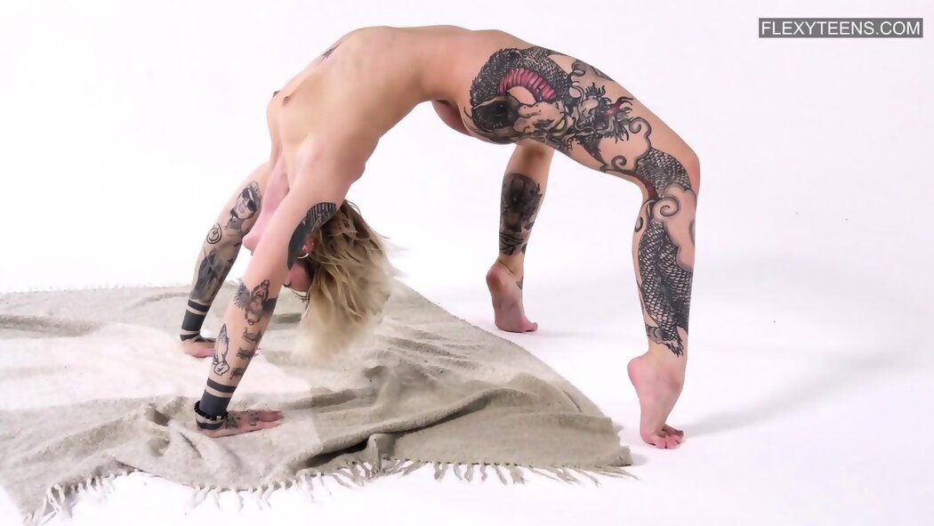 Nude Contortionist