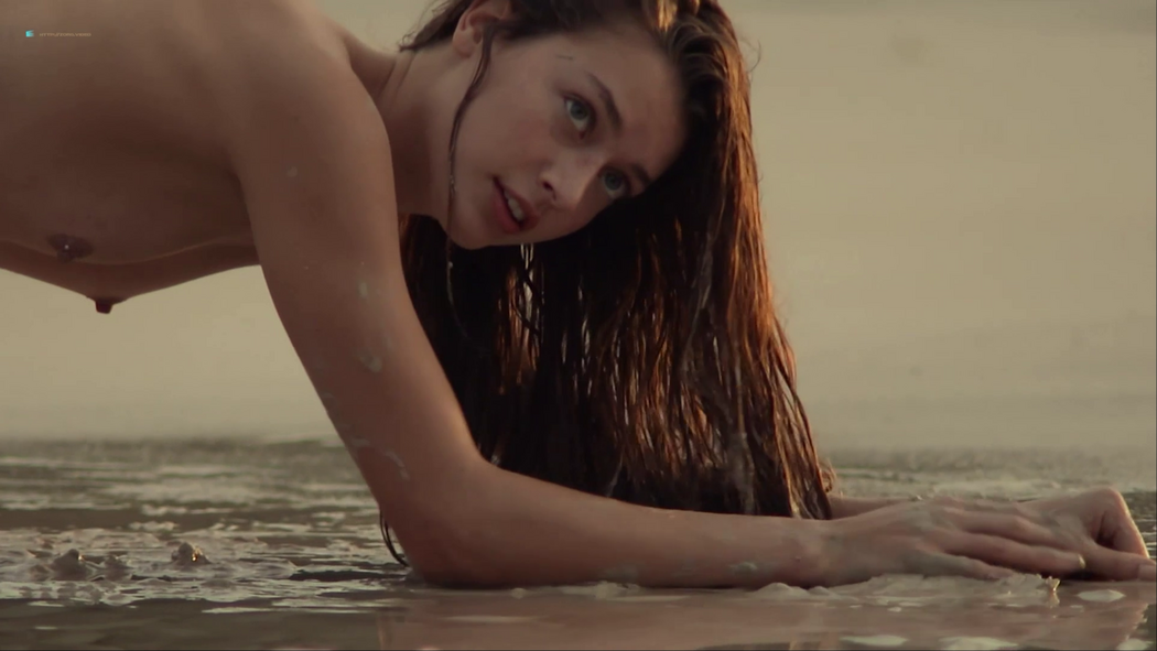 Jessica Clements Nude