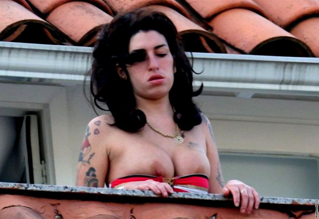Amy Winehouse Nude