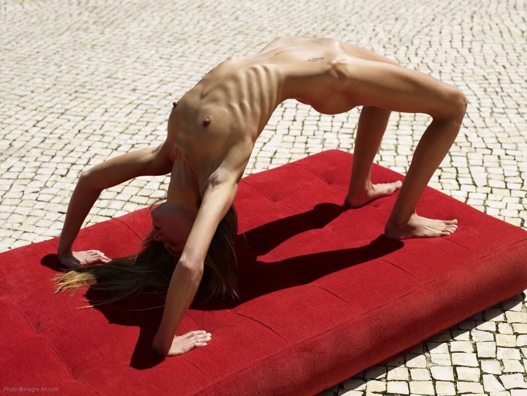 Anorexic Nude Girl