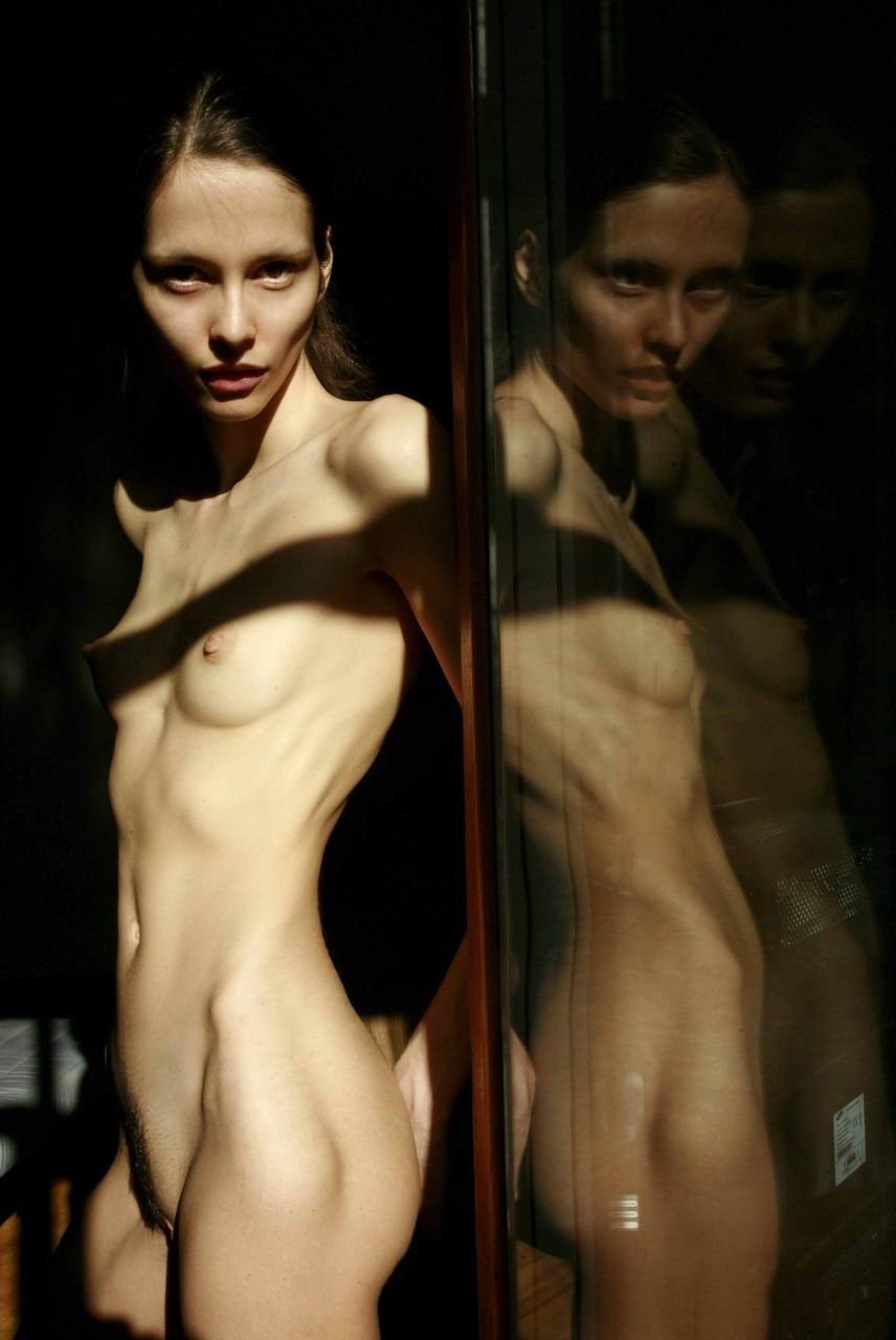 Anorexic Nude Girl