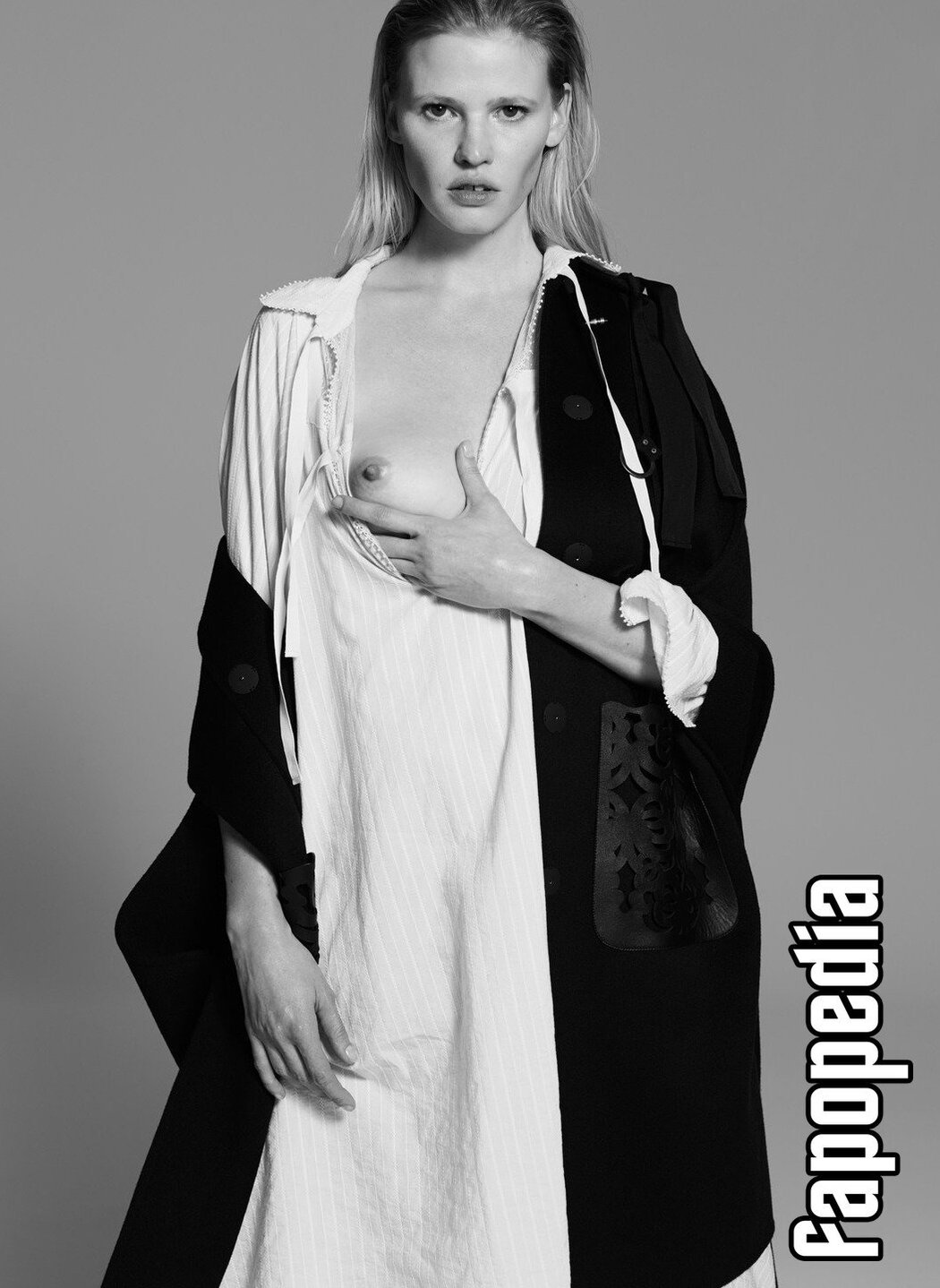 Lara Stone Nude