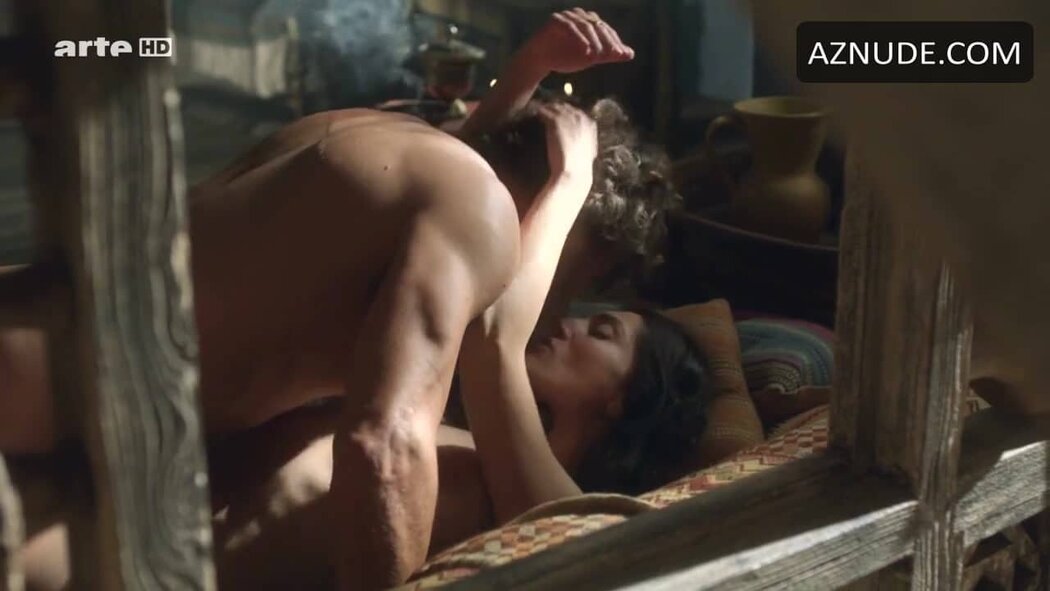 Caterina Murino Nude