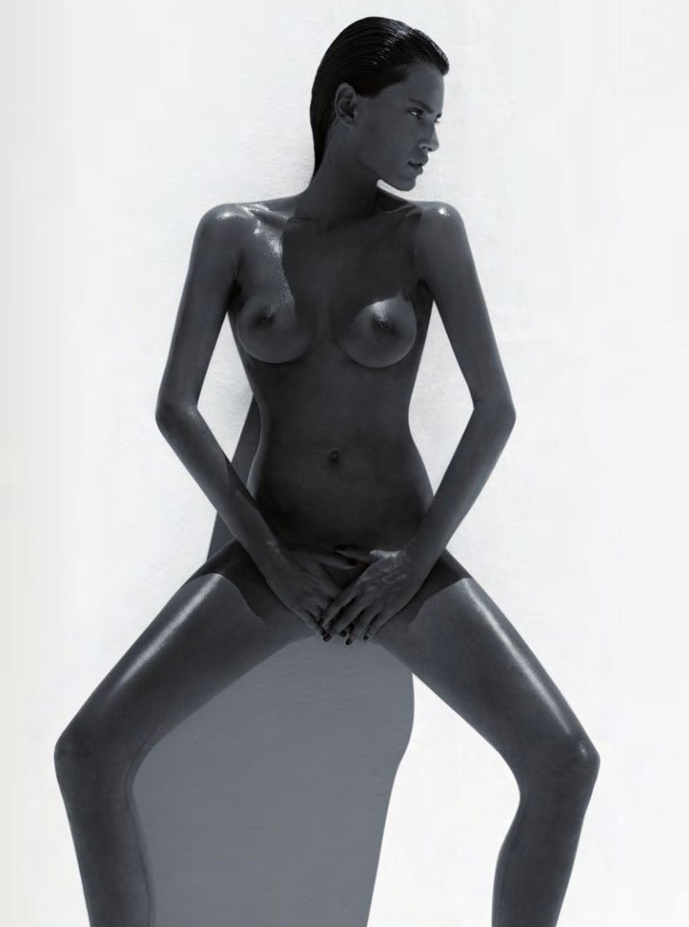 Catrinel Menghia Nude