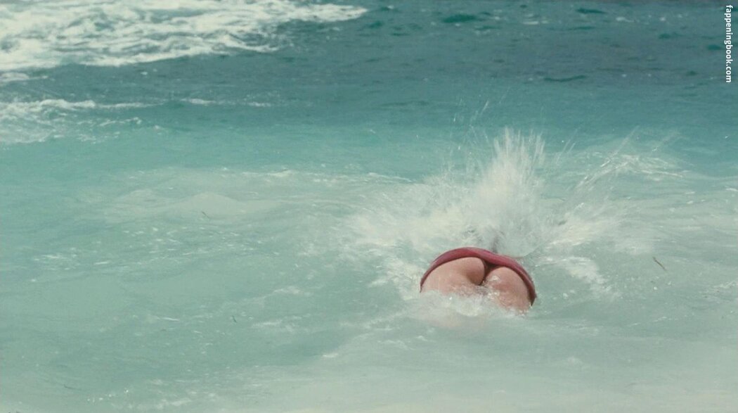Caterina Murino Nude