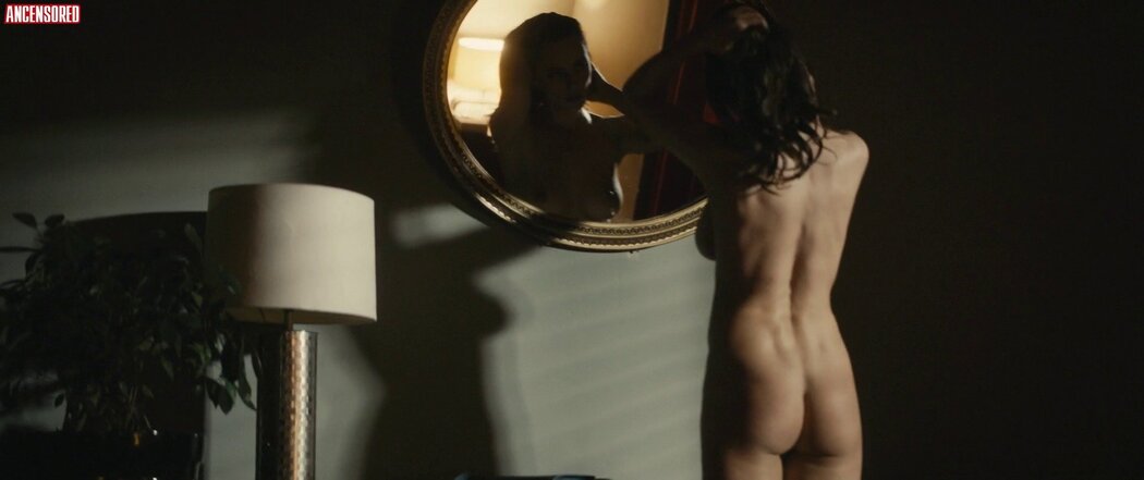 Catrinel Menghia Nude