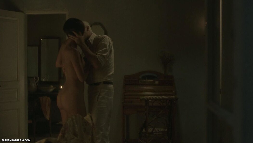 Caterina Murino Nude