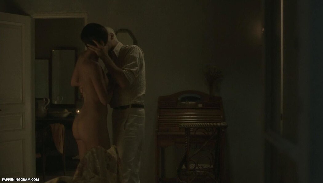 Caterina Murino Nude