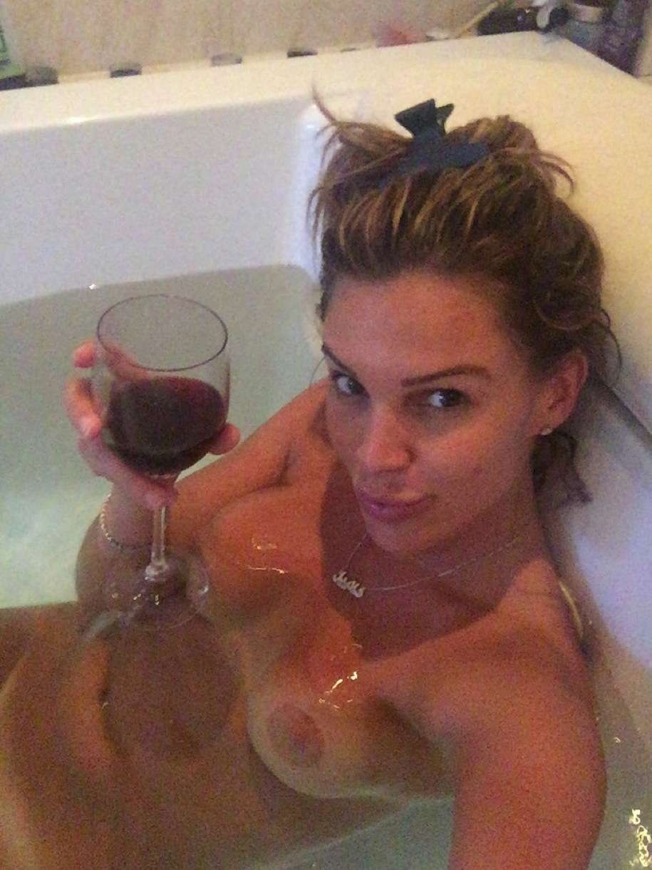 Danielle Lloyd Nude