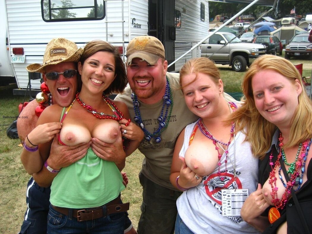Nude Rednecks
