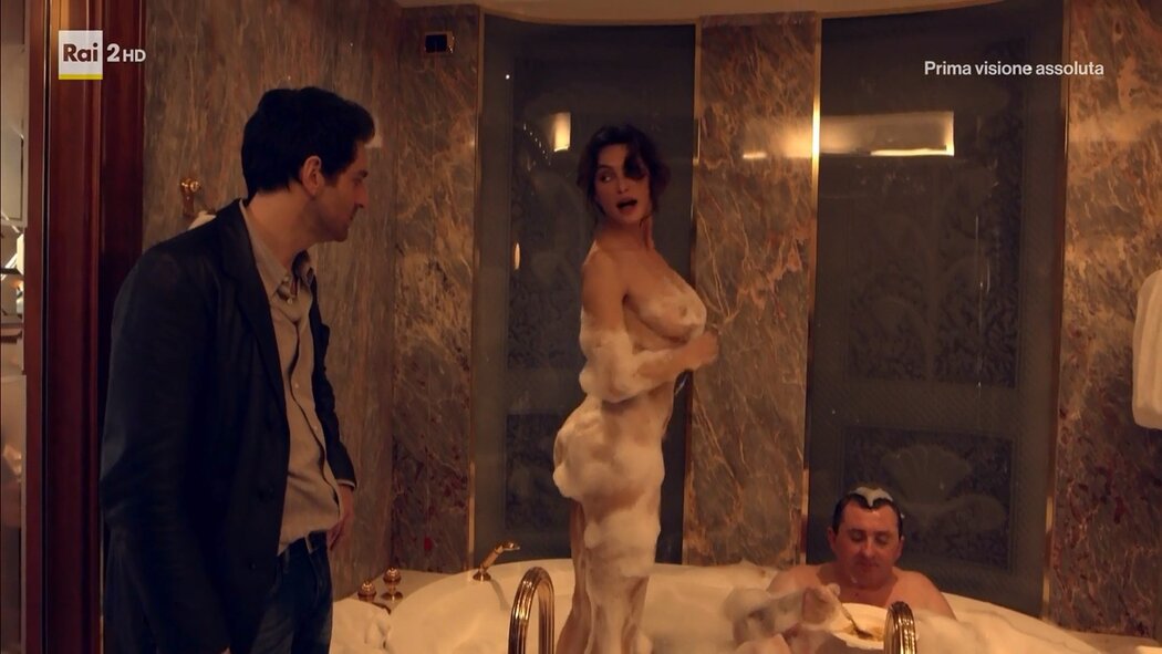 Catrinel Marlon Nude