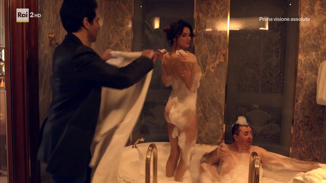 Catrinel Marlon Nude